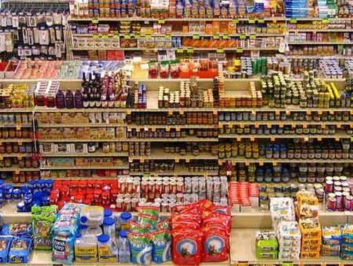 Счастлива эра потребителей – полки магазинов ломятся от товаров